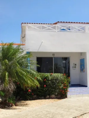 Curacao's Finest Diving is Just Steps Away From this Well-equipped Modern Villa. Hotels in Westpunt