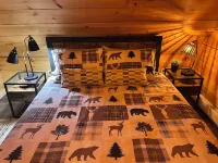 Secluded Lakeside Retreat with Scenic Views (Hot Tub & Sauna)