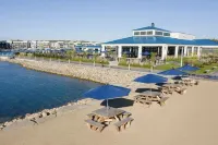 Friday Harbour Prime Location - Luxurious Lakeside Escape