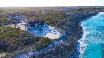 Luxury Private Oceanfront Villa w/ Infinity Pool - Sleeps 6- 12 people Hotel a 