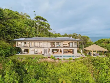 Casa Montaña - Majestic Ocean Views at Dominical Hills