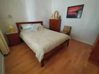 Well equipped family holiday house. Close to the beach, shops and playgrounds.