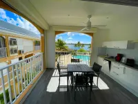 Superb, bright studio overlooking pool and lagoon