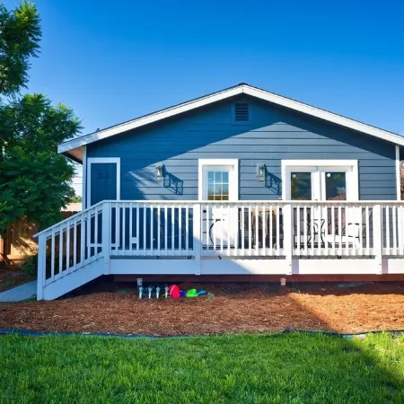 Family Retreat in the Village - Yard & Patio