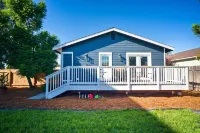 Family Retreat in the Village - Yard & Patio