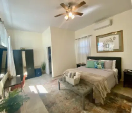 No Chores! 2 BD 2 BA in the heart of Havensight