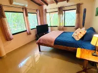 Beautiful top unit, pvt deck, GREAT location! Hotels in Puerto Carrillo