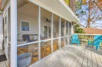 Discover Lakeside Bliss at Jackson Lake! - parking