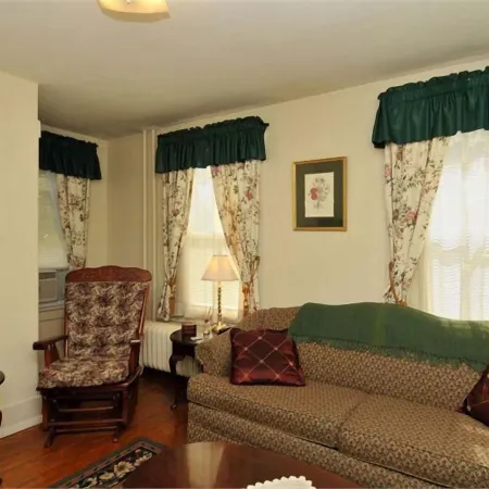 Second Street Suite