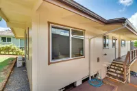 Walk to Beach: Koloa Getaway w/ Ocean Views - Parkering