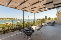 Luxury apartment with jacuzzi in the city center Hoteles en Omiš