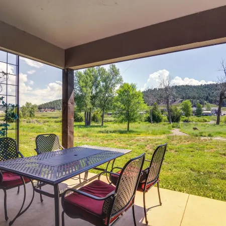 < 1 Mi to Hot Spring: Condo in Pagosa Springs!