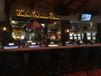 Saddle West Casino Hotel - bar