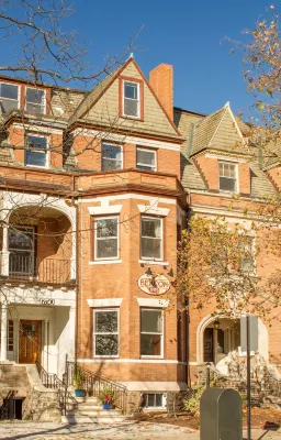Beacon Inn 1750 Hotels in Brookline