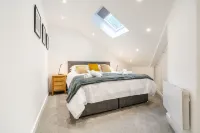 The Botanical Flat 1