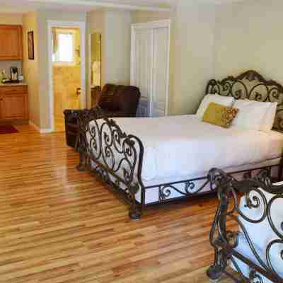 Silverton Inn & Suites Rooms