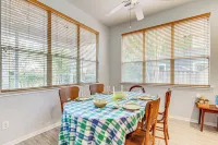 Hot Tub, Fire Pit: Retreat in The Woodlands! - chambre d’hôtes