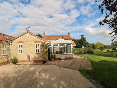 Millcott Hotels near Cogglesford Watermill