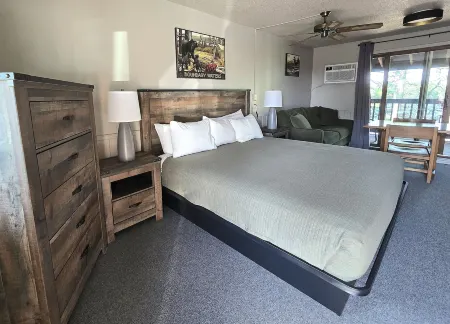 Silver Rapids Lodge & Campground