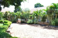 Kamfart Safari Lodge Hotel a Buikwe