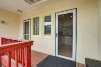 Bright Minneapolis Apartment - 1 Mi to Downtown!