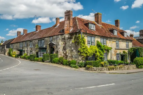 The Lamb Inn Hotel a Semley