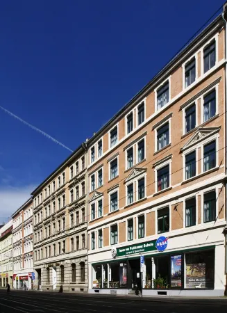 Space Hotel im Campus der Jvp Schule Отели в г. Лейпциг