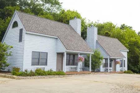 Lefevre Inn and Resort