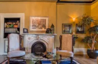 The Woodview Inn Hotels in Gananoque