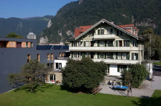 尚恩霍夫背包客別墅酒店 - 因特拉肯旅館