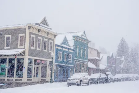 Updated 1 Bedroom in Mountaineer Square Condo - No Cleaning Fee! by RedAwning Отели в г. Маунт Крестед Бьютт