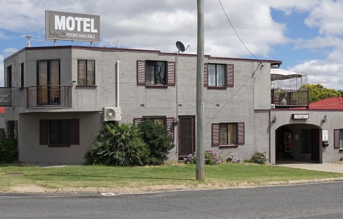 Warwick Vines Motel