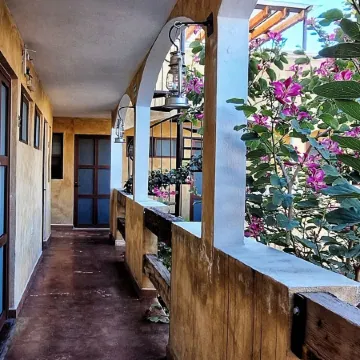 Hotel El Descanso Barrio del Artista