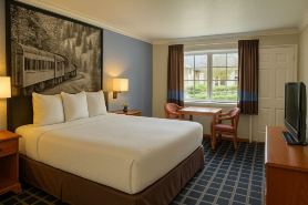 Creekside Inn & Suites