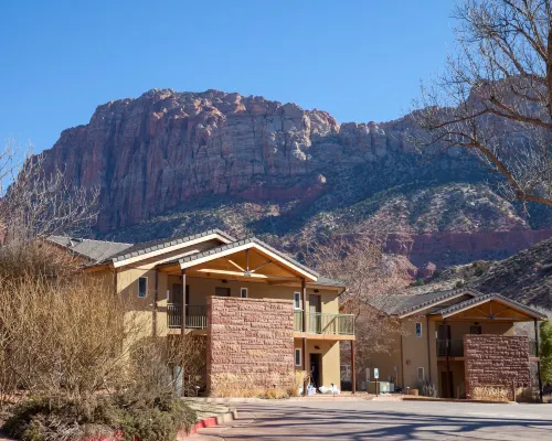 Driftwood Lodge Hotels in Springdale