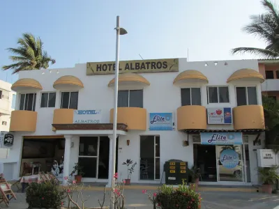 Hotel Albatros Hotels near Escollera de Las Brisas