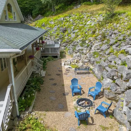 Elevated Lifestyle, Spacious 6 Bdrm w/ Hot Tub!
