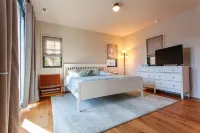 New Custom Mountain Lake House with the Best Views