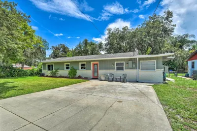 Dog-Friendly Home w/ Gas Grill - Walk to Rose Bay!