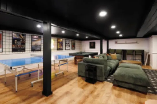 Sleeps 16+Hottub+Sauna+Pet Friendly+7 Min to Skiing Hotels in Waterville Valley