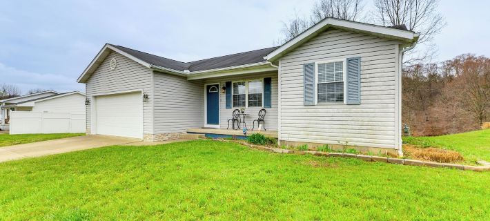 Renovated Logan Home w/ Pond & Fire Pit Ξενοδοχεία στην πόλη Hocking County