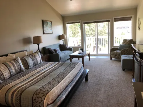 Inn at Arch Rock - parking