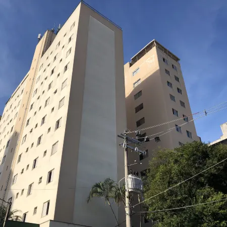 Residencial Genéve Отели рядом с достопримечательностью «Площадь Либердаде»