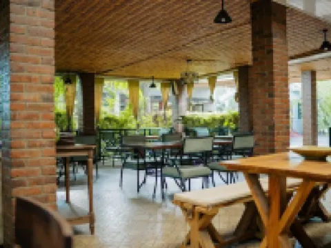 Airport Planet Lodge Hotels in Hai