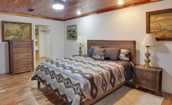 Spacious Mcminnville Vacation Home w/ Gas Grill!