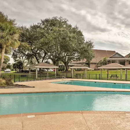 Diamondhead Condo - Marina, Pool Access & Golfing!