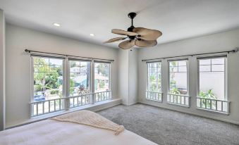 Oceanside Home w/ Rooftop Patio - Steps to Beach!