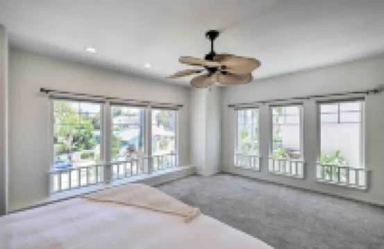 靠海的家，帶有屋頂露台 - 距離海灘衹有幾步之遙！