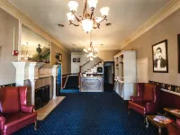 Commodore Hotel & Café Hotels in Perry County