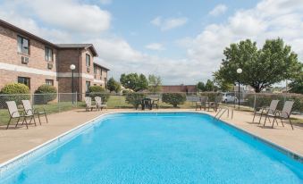 Super 8 by Wyndham Farmington